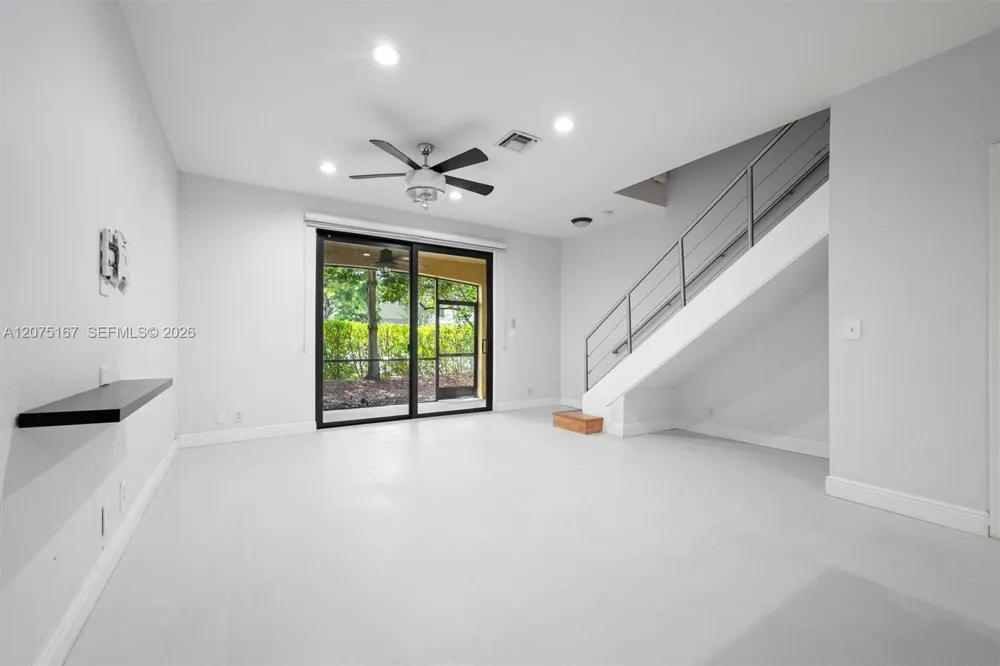 3810 Tree Top Dr Weston, FL 33332