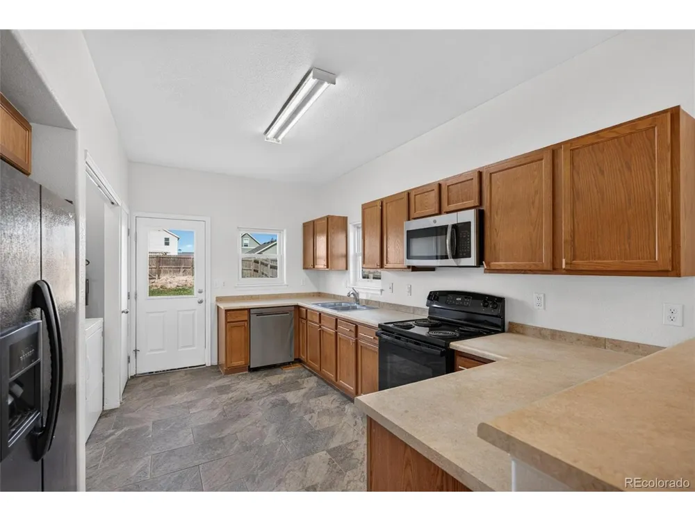 2837 Rose Hill Street Strasburg, CO 80136