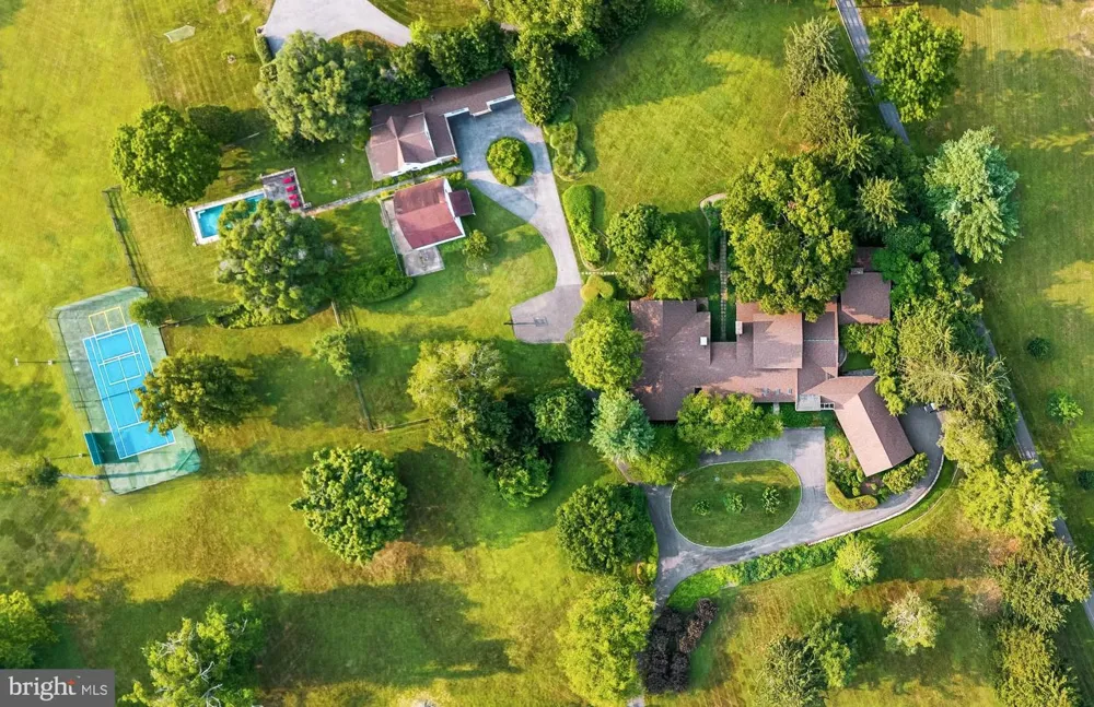 2026 GREENSPRING VALLEY ROAD Stevenson, MD 21153