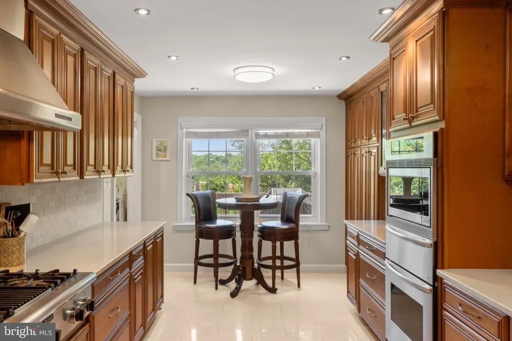 6320 MANCHESTER WAY Alexandria, VA 22304