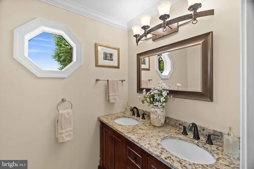 6320 MANCHESTER WAY Alexandria, VA 22304