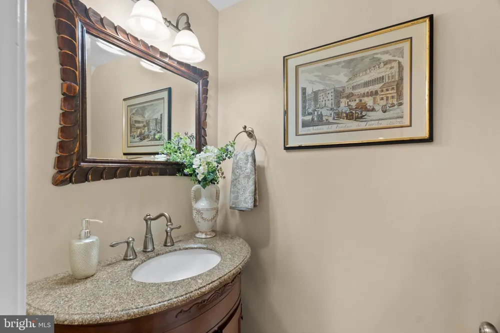6320 MANCHESTER WAY Alexandria, VA 22304
