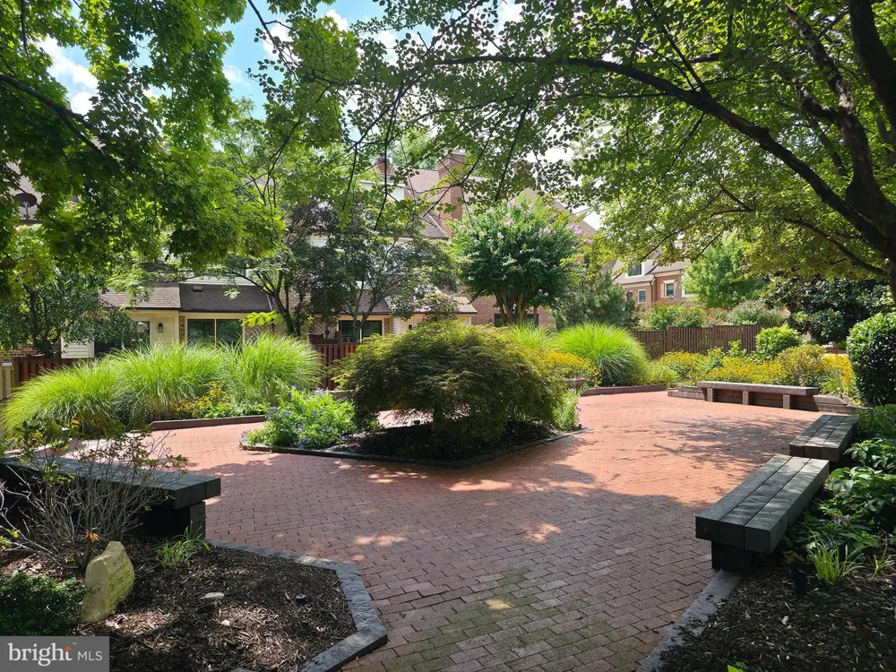 6320 MANCHESTER WAY Alexandria, VA 22304