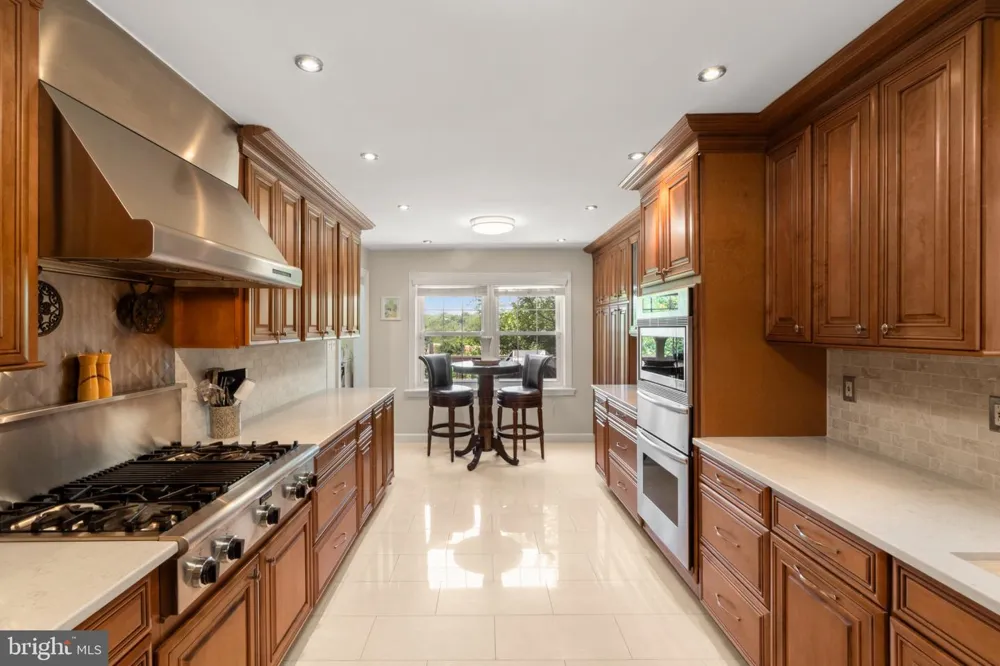 6320 MANCHESTER WAY Alexandria, VA 22304