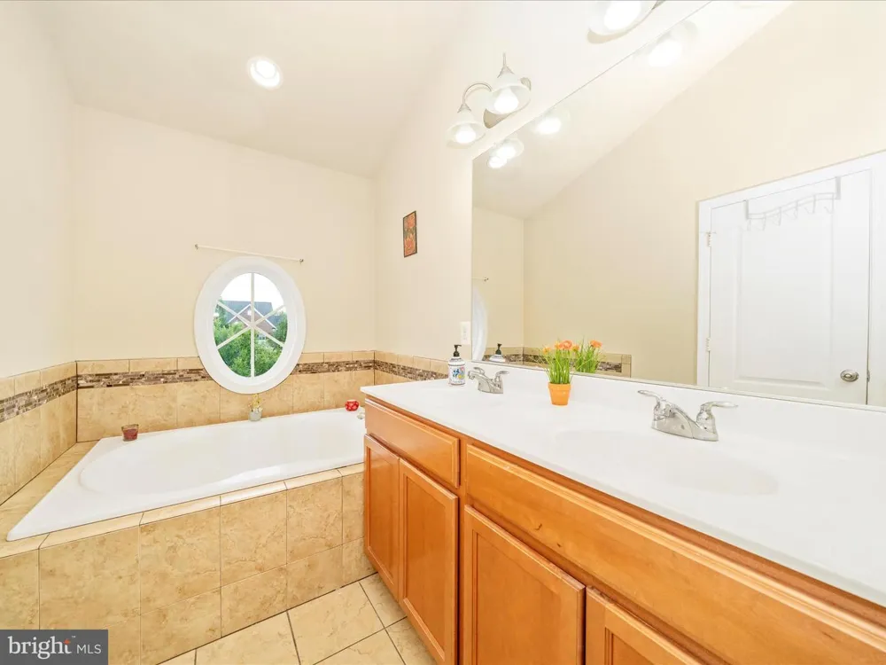 22619 SWEETSPIRE DRIVE Clarksburg, MD 20871