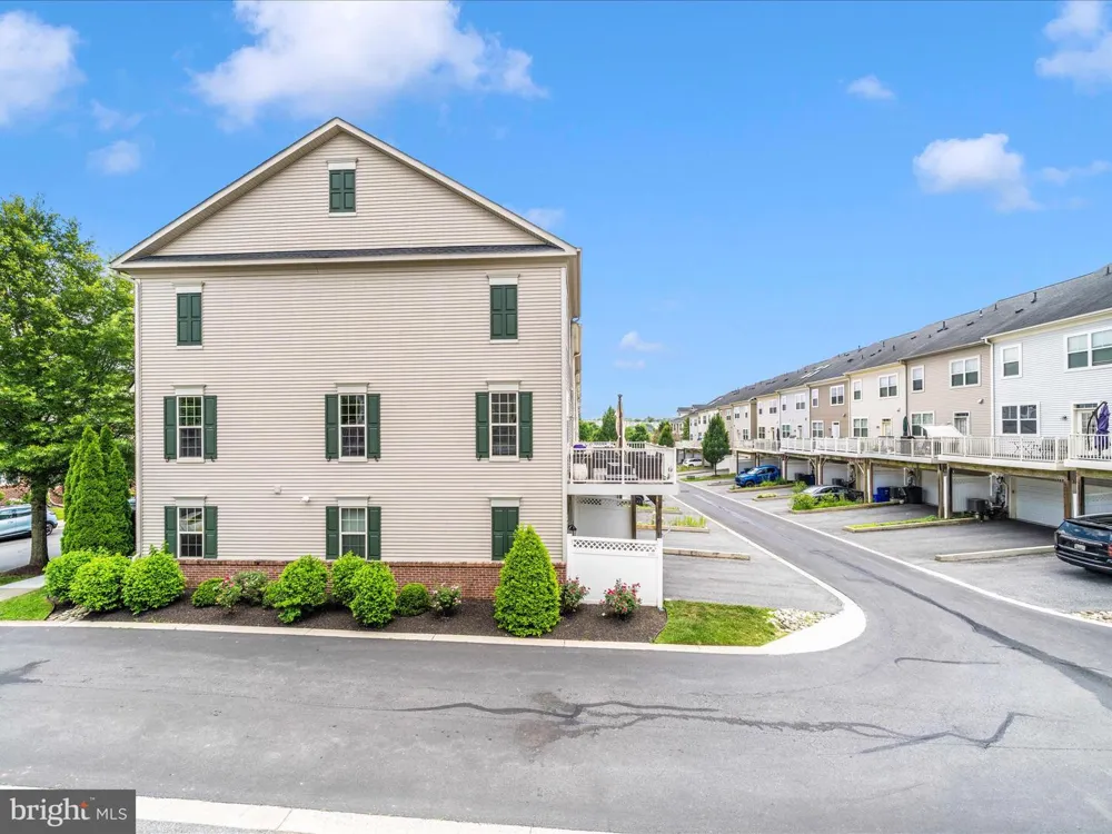 22619 SWEETSPIRE DRIVE Clarksburg, MD 20871