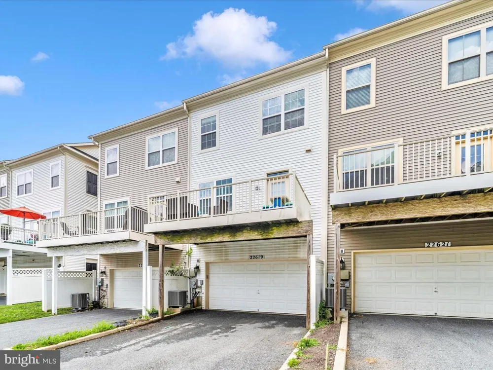22619 SWEETSPIRE DRIVE Clarksburg, MD 20871