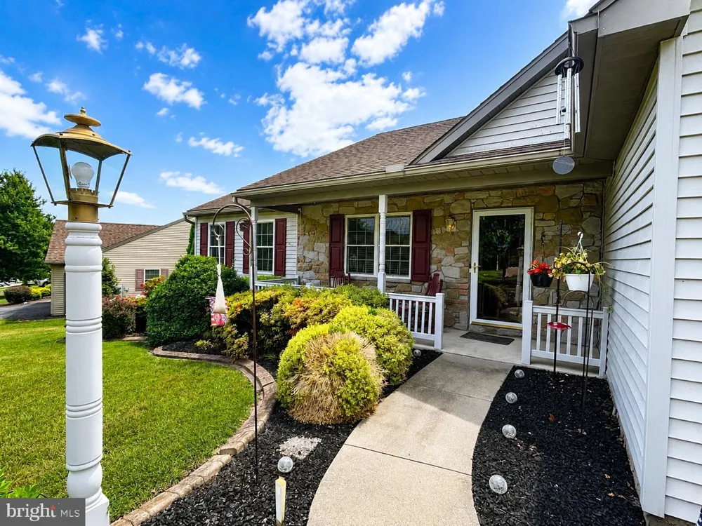 68 SPRINGHOUSE DRIVE Myerstown, PA 17067