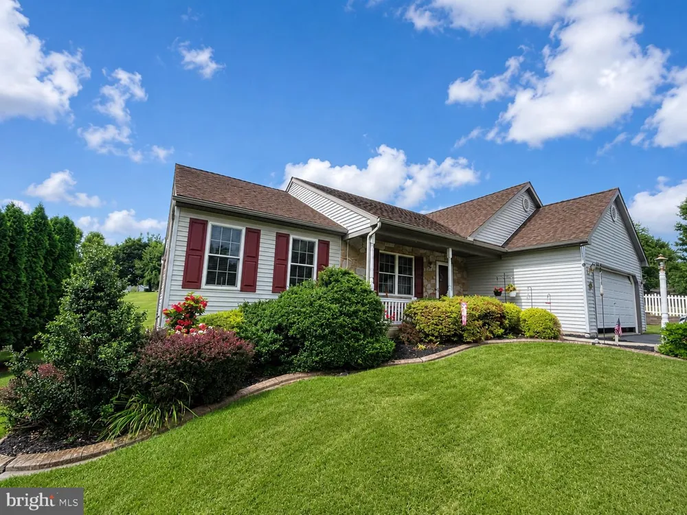 68 SPRINGHOUSE DRIVE Myerstown, PA 17067