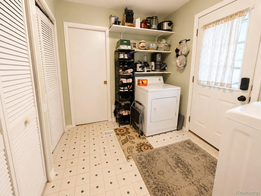 7541 Harrison Street Westland City, MI 48185