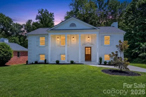 4752 Autumn Leaf Lane