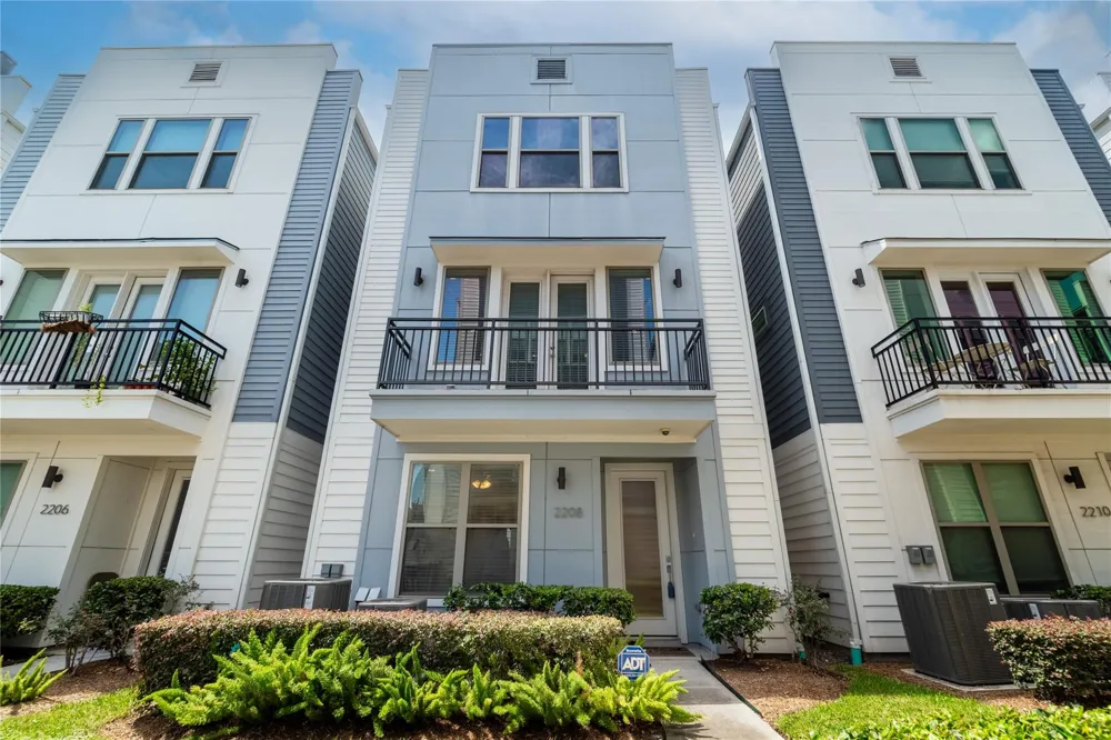 2208 Mcgowen Street Houston, TX 77004