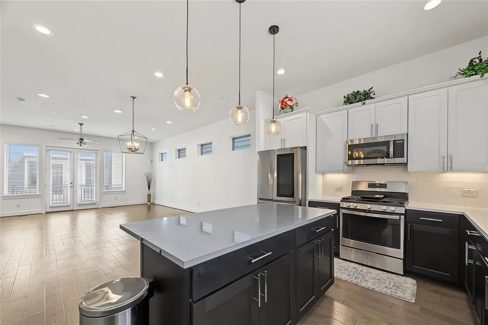 2208 Mcgowen Street Houston, TX 77004