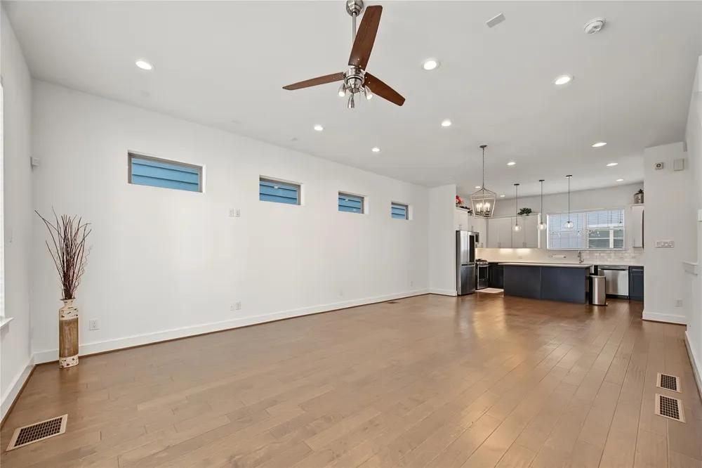 2208 Mcgowen Street Houston, TX 77004