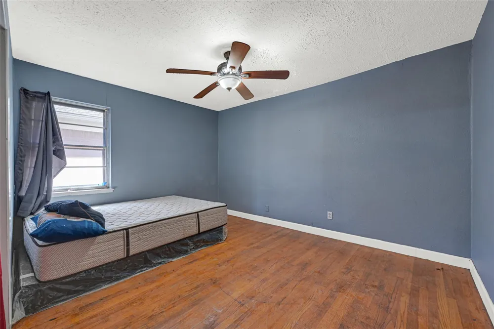 709 Queens Road Pasadena, TX 77502