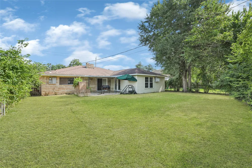 709 Queens Road Pasadena, TX 77502