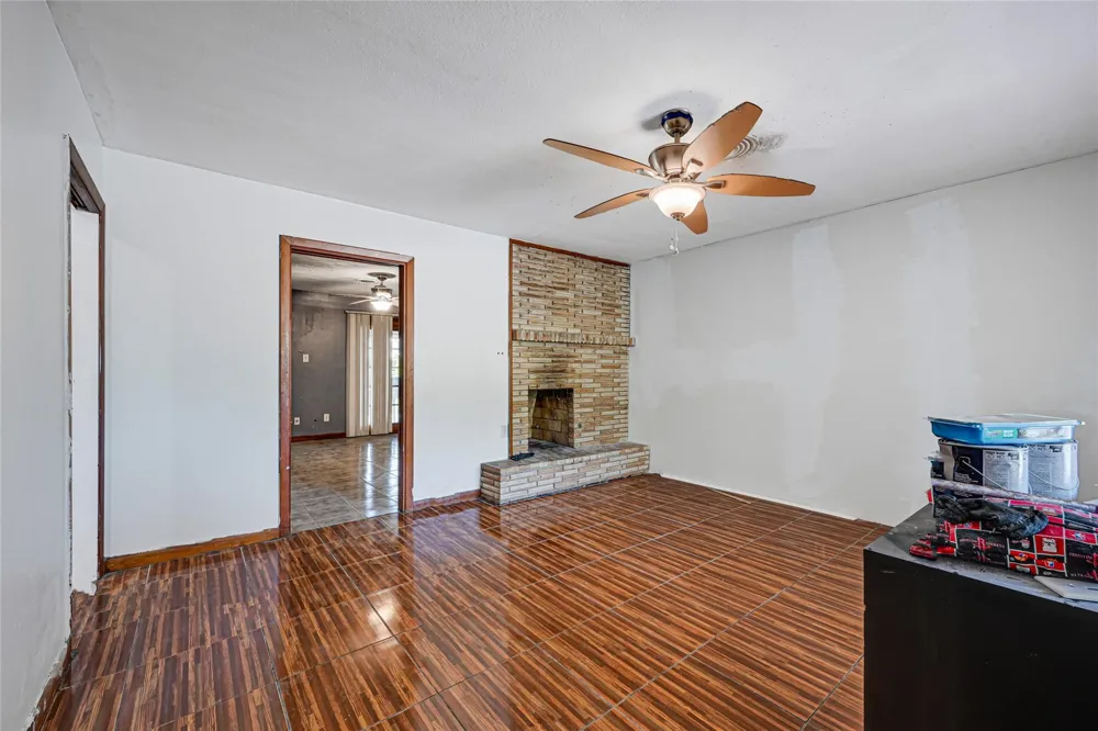 709 Queens Road Pasadena, TX 77502