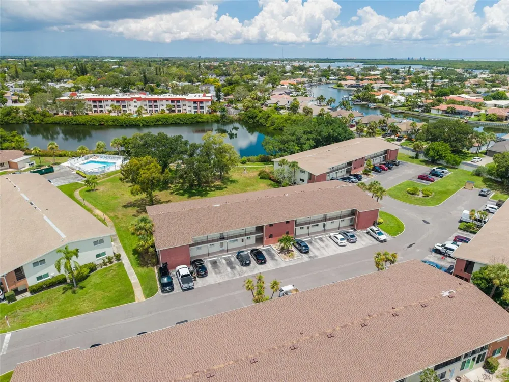 4550 OVERLOOK DRIVE NE #152 St Petersburg, FL 33703