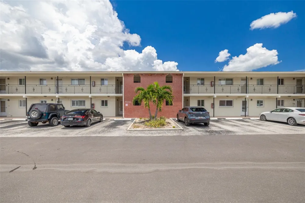 4550 OVERLOOK DRIVE NE #152 St Petersburg, FL 33703