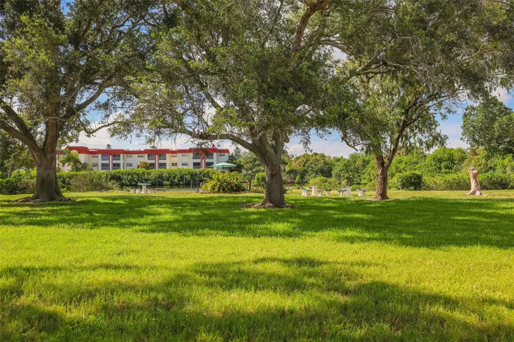 4550 OVERLOOK DRIVE NE #152 St Petersburg, FL 33703