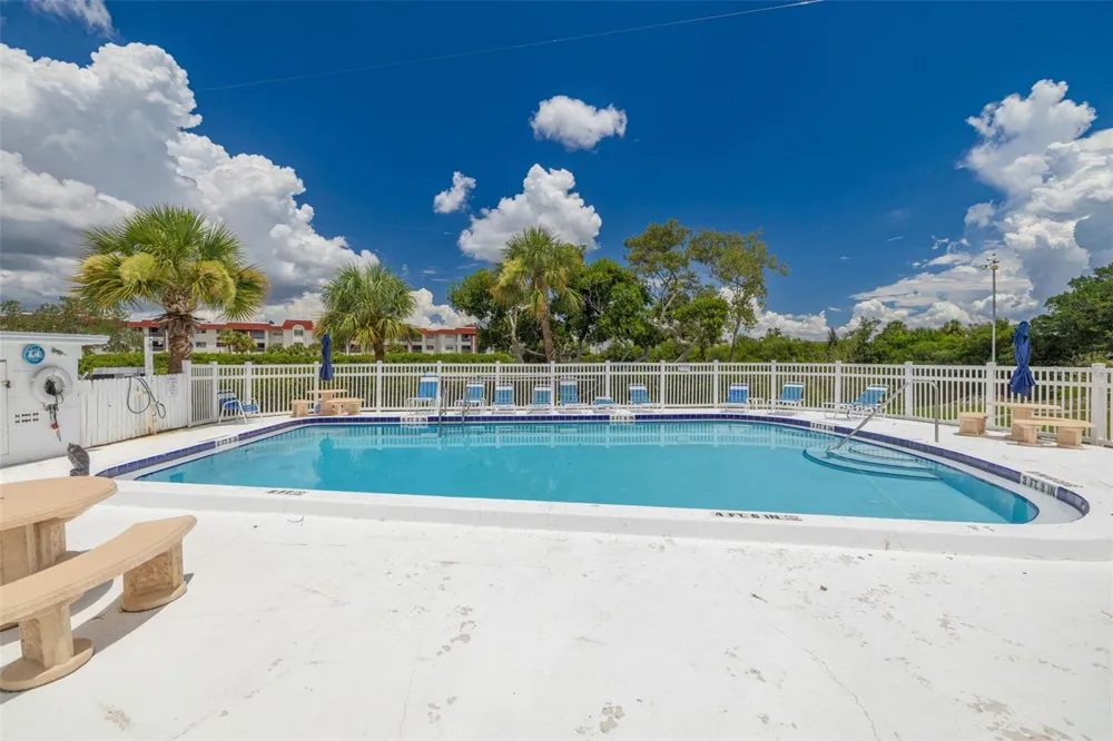 4550 OVERLOOK DRIVE NE #152 St Petersburg, FL 33703