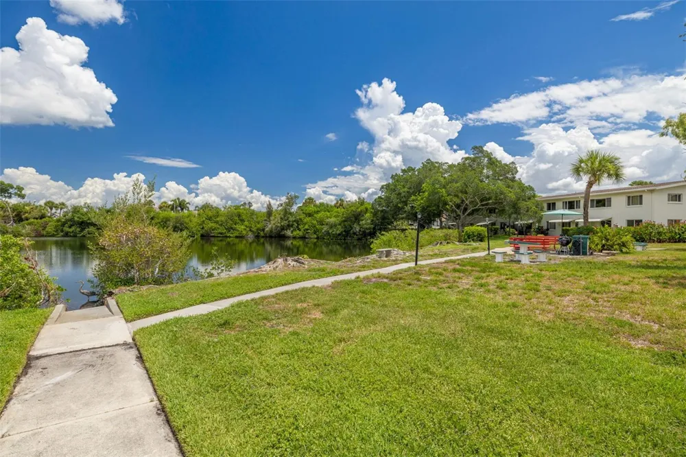 4550 OVERLOOK DRIVE NE #152 St Petersburg, FL 33703