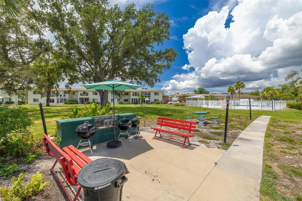 4550 OVERLOOK DRIVE NE #152 St Petersburg, FL 33703
