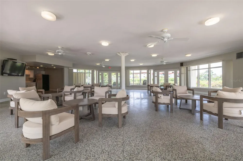 4550 OVERLOOK DRIVE NE #152 St Petersburg, FL 33703