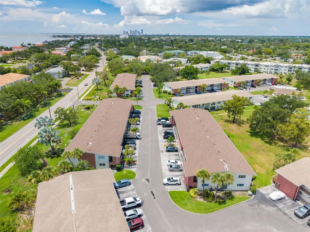 4550 OVERLOOK DRIVE NE #152 St Petersburg, FL 33703
