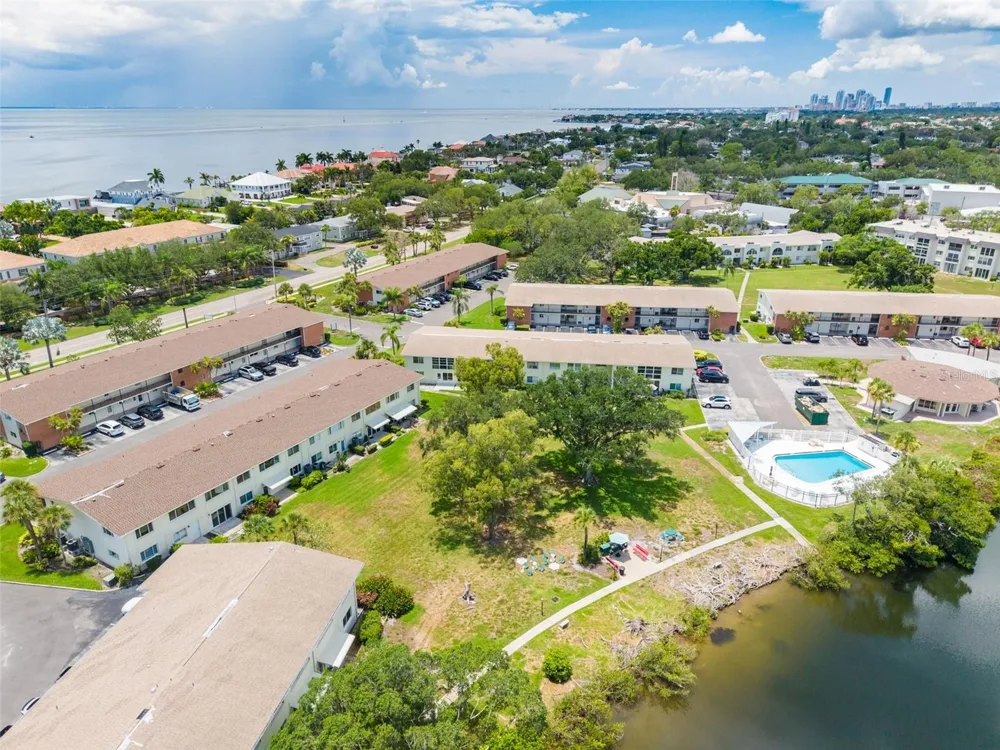 4550 OVERLOOK DRIVE NE #152 St Petersburg, FL 33703