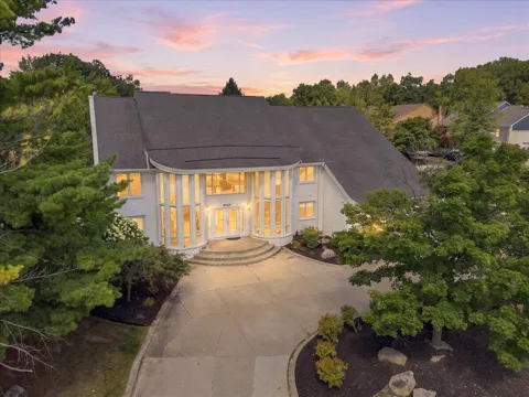 6122 Trailwood Lane