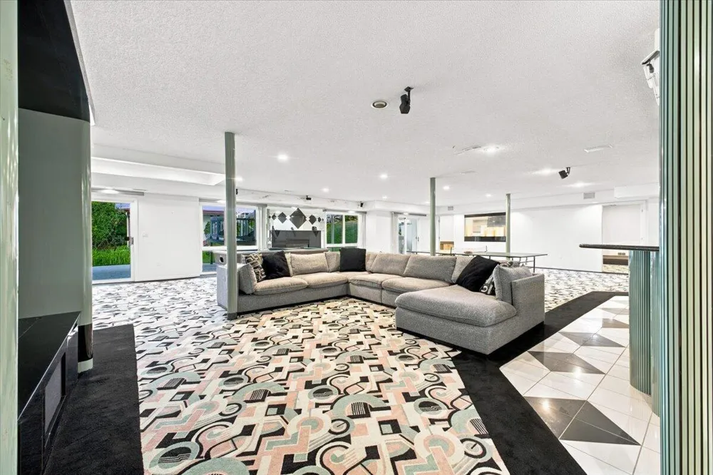 6122 Trailwood Lane West Bloomfield, MI 48322