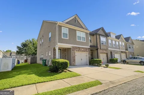 4933 Longview WALK