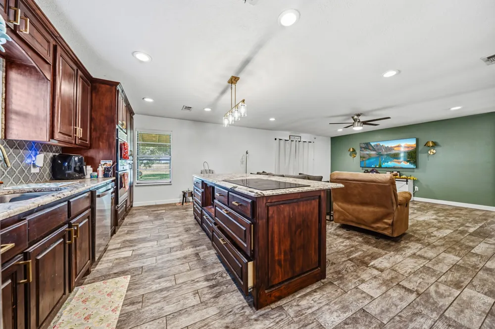 141 Swan Waco, TX 76708