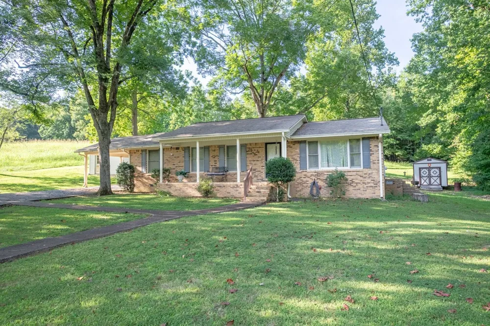 76 Shoally Branch Rd Leoma, TN 38468