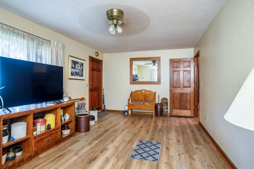 76 Shoally Branch Rd Leoma, TN 38468