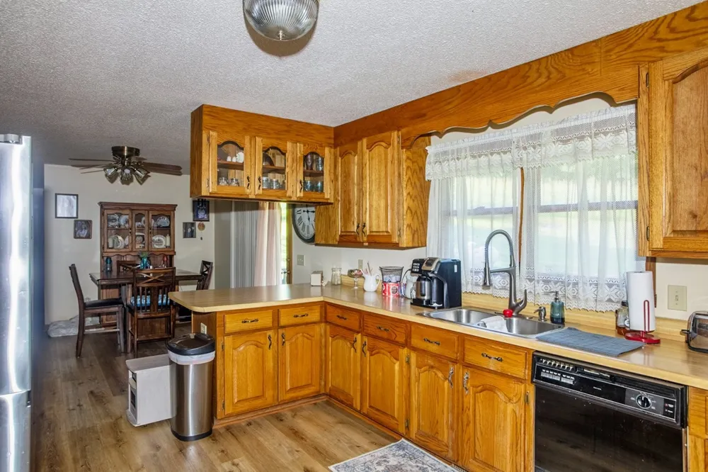 76 Shoally Branch Rd Leoma, TN 38468