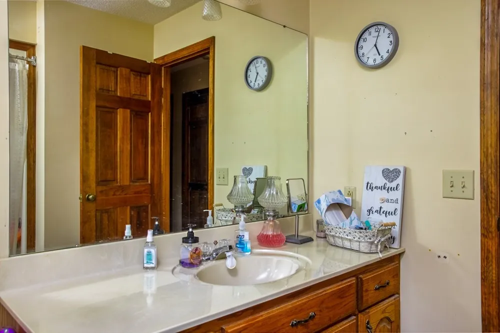 76 Shoally Branch Rd Leoma, TN 38468