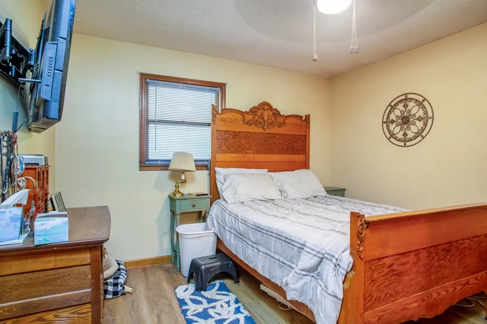 76 Shoally Branch Rd Leoma, TN 38468