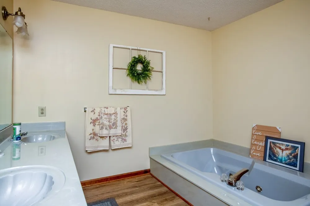 76 Shoally Branch Rd Leoma, TN 38468