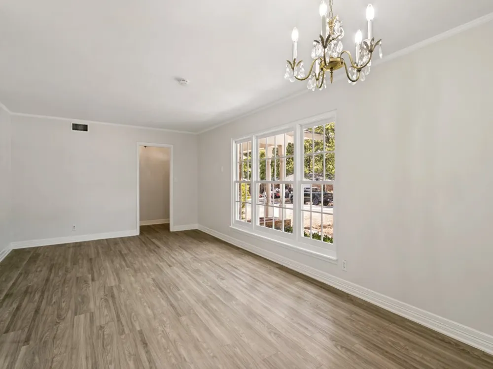 612 Forest Lane Hurst, TX 76053