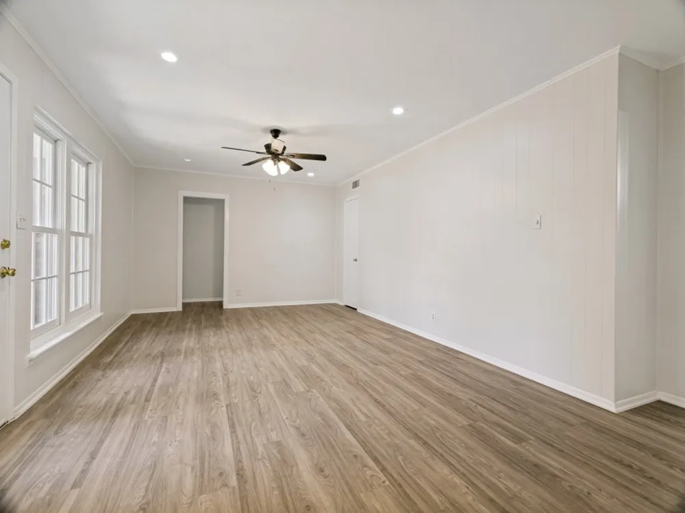 612 Forest Lane Hurst, TX 76053