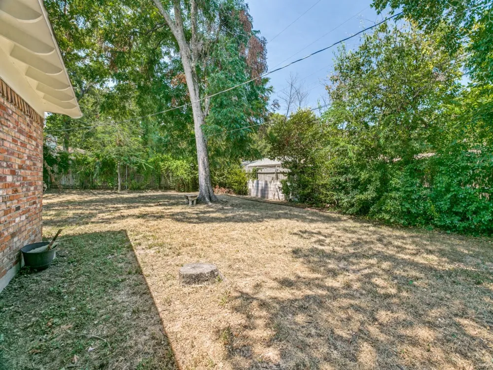 612 Forest Lane Hurst, TX 76053