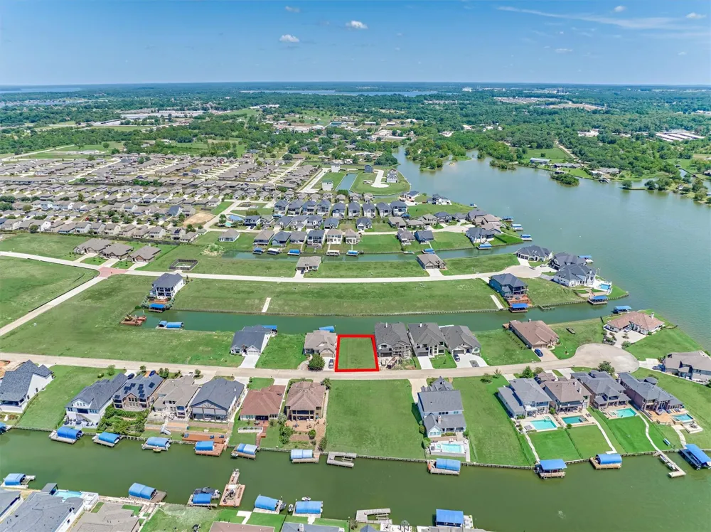 12562 St Louis Court Willis, TX 77318