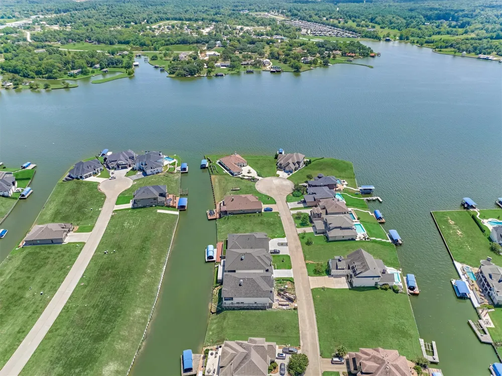12562 St Louis Court Willis, TX 77318