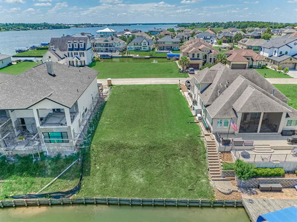 12562 St Louis Court Willis, TX 77318