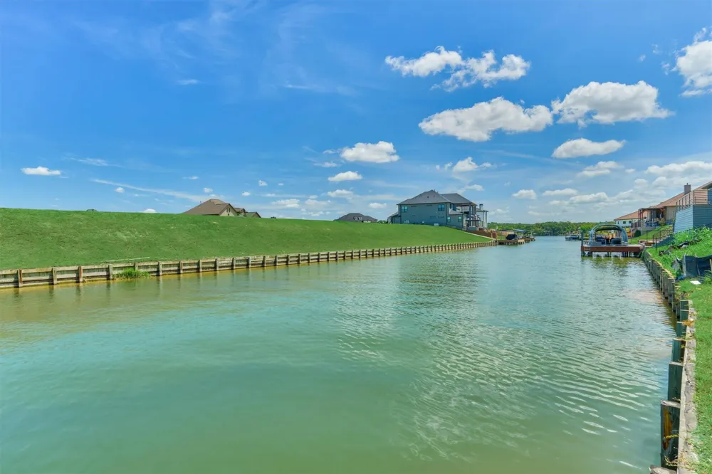 12562 St Louis Court Willis, TX 77318