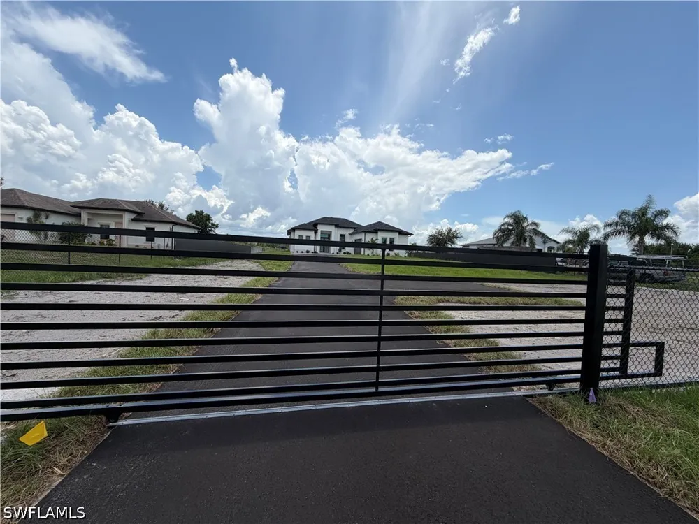 NE 60TH AVENUE Naples, FL 34120
