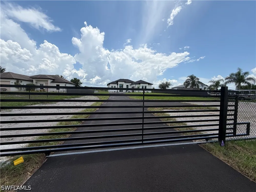 NE 60TH AVENUE Naples, FL 34120