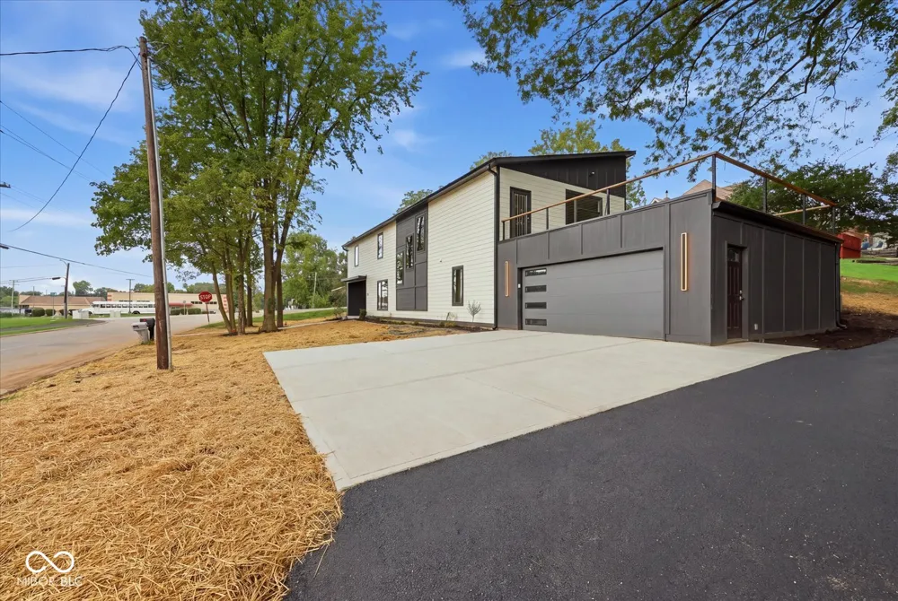 1568 Culbertson Road Shelbyville, IN 46176